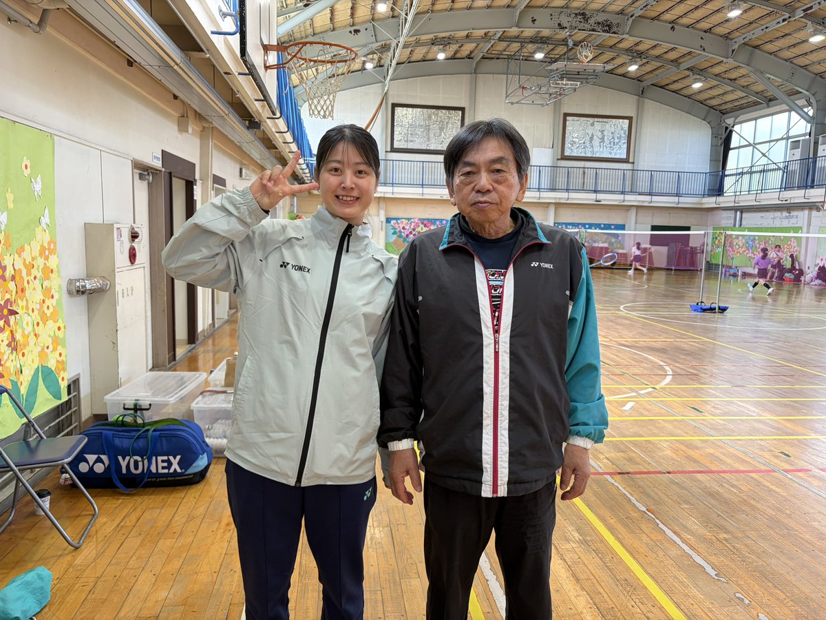 1484__Ma's tweet photo. 中学生ぶりの千葉県に帰ってきました！
私がバドミントンを始めたきっかけで
たくさんの思い出がつまった場所に
挨拶に行ってきました☺️
お世話になった榎本コーチもお元気でよかった。
いつ行っても子供たちは元気いっぱいで
みんな一生懸命👏
これからも練習にお邪魔します!!! https://t.co/Z6wL42xGIJ