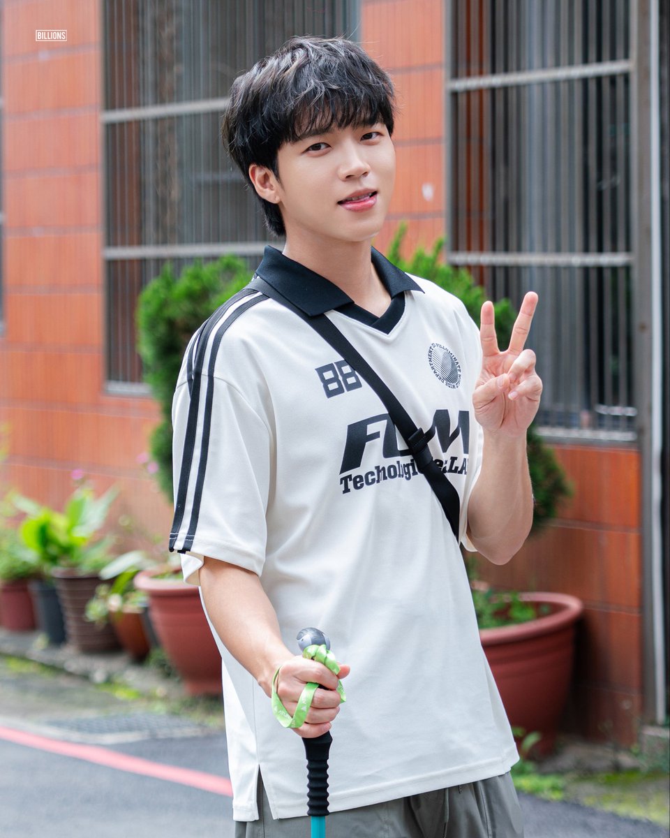 빌리언스 tweet media