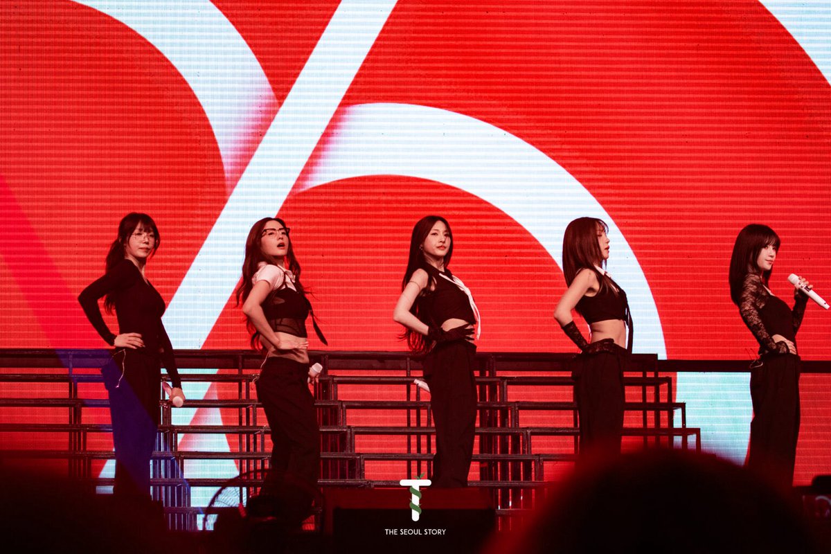 theseoulstory's tweet photo. [#TheOrigin_APINK] TVXQ's MIROTIC in an Apink concert? A new boy band Agreen's hot debut? Hearing BUBIBU, HUSH &amp; It Girl in 2026?! 🤯 

Last week with Apink was full of surprises 🥰 Full recap 👉🏻 https://t.co/4D1vKuSgAB

Thank you Sliding Doors for the invite! 

#에이핑크 #Apink https://t.co/UG5GYs40du