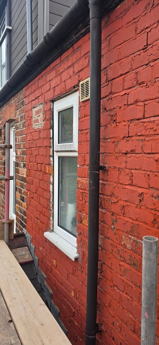 CPRestoration83's tweet photo. Flaky red paint on brickwork removed and then we cleaned the brick back to new. We also found a lime wash underneath the paint on the ground floor which we also removed without damage to the brick face.
We are to rake out and repoint this full elevation, which was in the Chorlton https://t.co/cdnix3WQmy