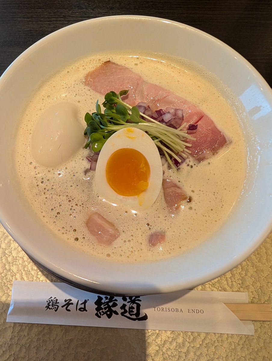 ずっと気になってたお店
とっても美味しかったです😊
チャーシュー　GOOD！
次回は海老そばを食べよ😆