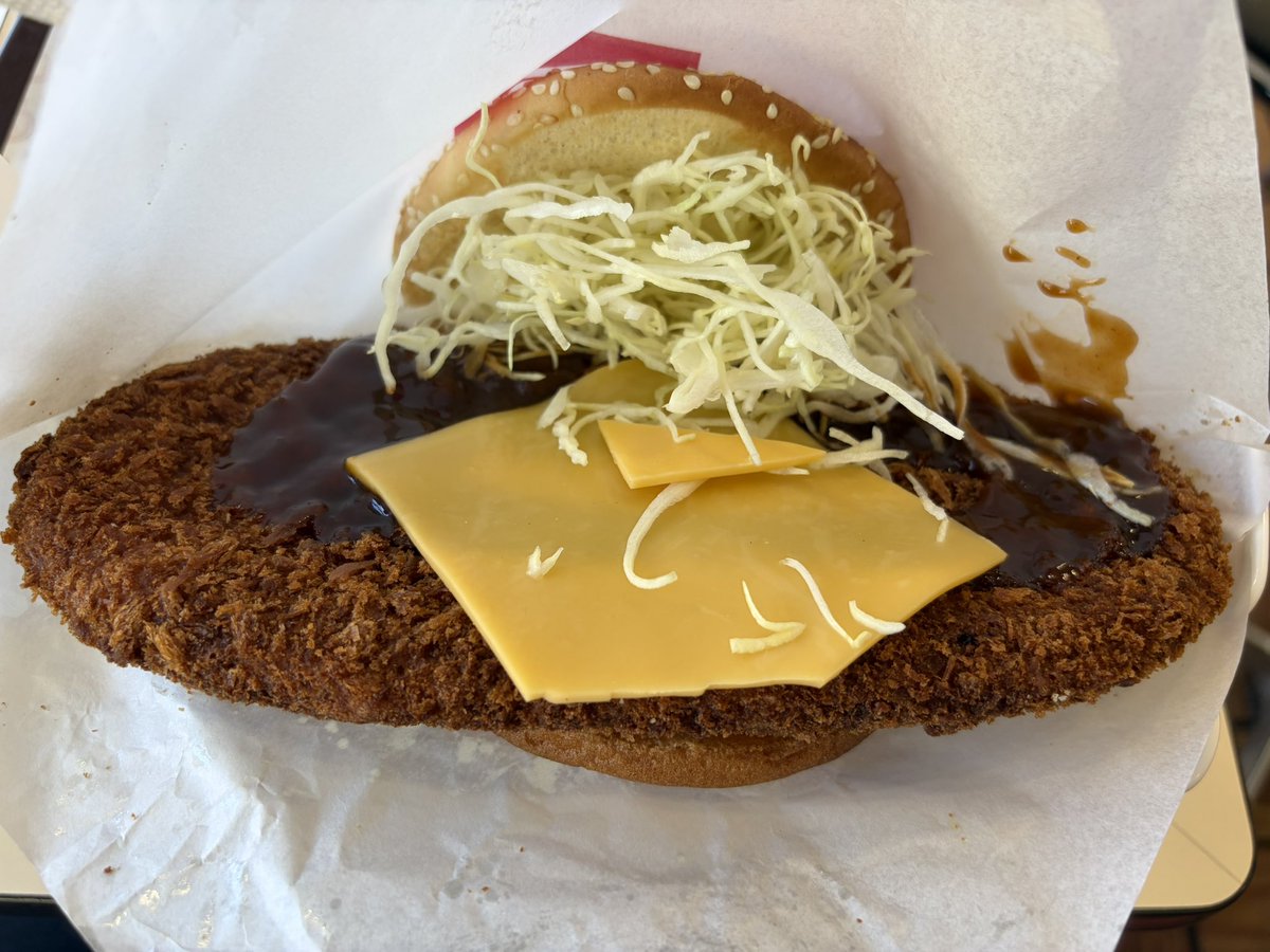 アーク tweet media