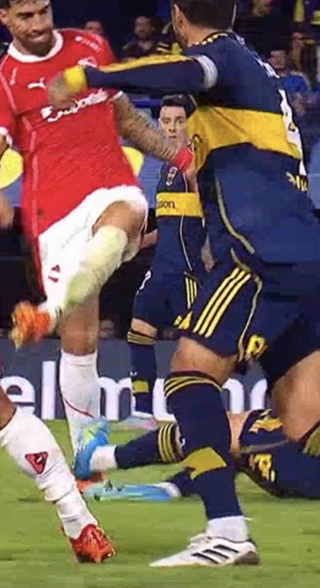 CAIplaneta's tweet photo. Club sucio que sos Boca Juniors. https://t.co/CgyDJ0U2YP