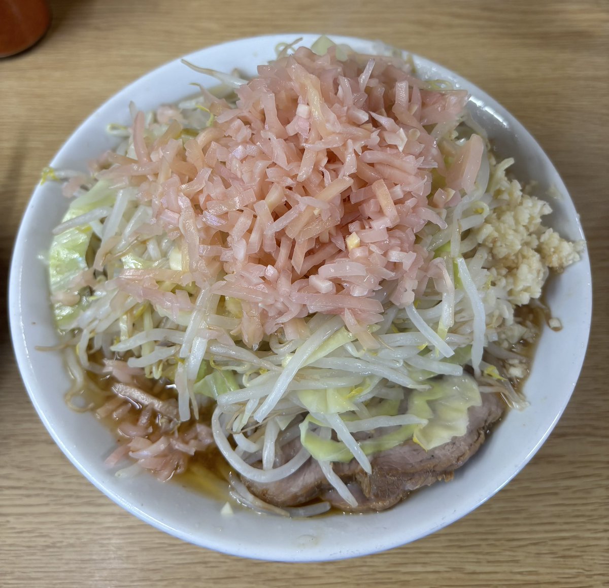 ja1xrm's tweet photo. ラーメン二郎栃木街道店
#新生姜
やっと食えましたわ、通える回数は激減だけどいつまでも食べたいヤツ☺️マジでうめえ https://t.co/U03drZLr8s