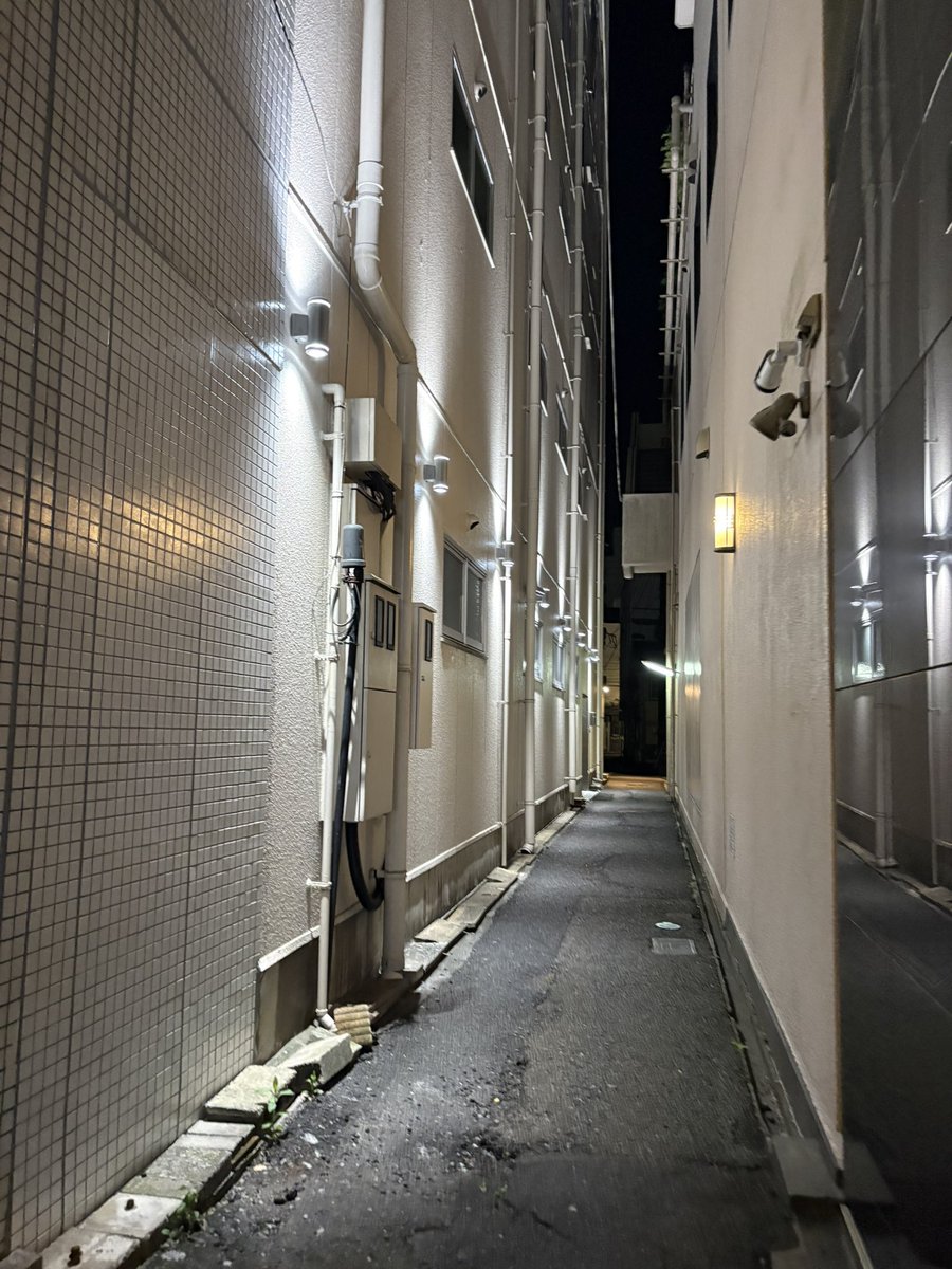 電気ついてた💡 ̖́-

いつも躓きながら帰ってたなぁ
