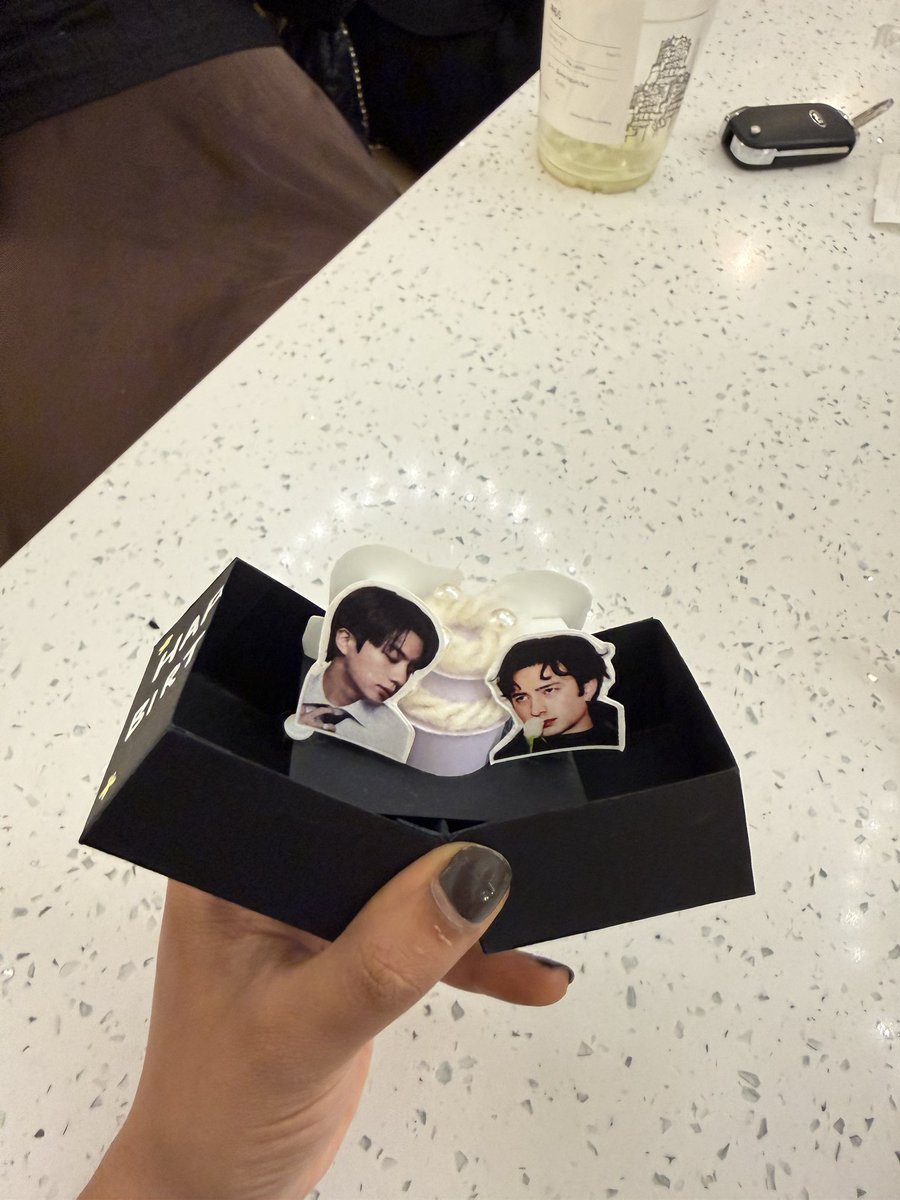 780613's tweet photo. look what my friend handmade me for my birthday #mymen https://t.co/8XrgBsZxxS