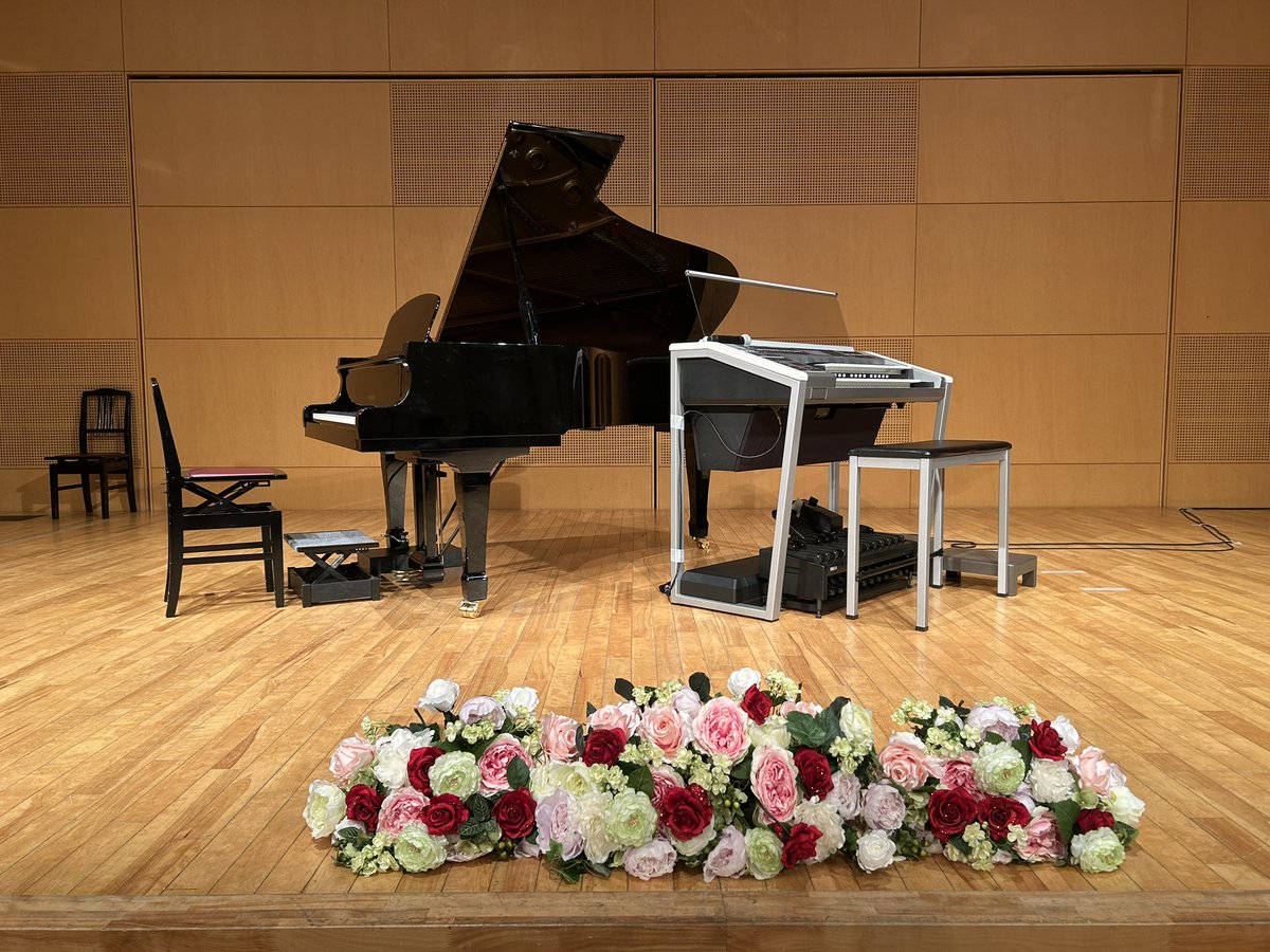 春の発表会が無事に終了🎹✨
生徒さんたち緊張しながらも
それぞれの特別な一曲を
心を込めて演奏してくれました。

普段指導していたつもりでも
浸透していないところも見えたりして、自身の反省点も見つかったのでまた来年に向けて頑張ります😌