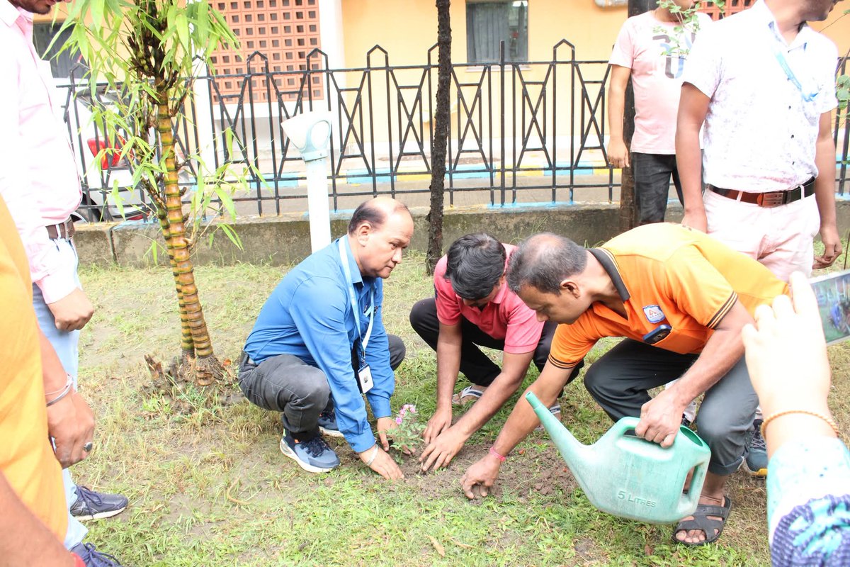 ICMRNIRBI's tweet photo. On 09.04.2026, glimpses from Shramdaan Activity
ICMR–NIRBI team united for plantation & cleanliness drives under Swachhta Pakhwada 2026, promoting a clean, green, and sustainable campus.
#SwachhtaPakhwada2026 #ShramdanActivity #CleanIndia #ICMR4NewIndia #WeAreICMR https://t.co/14x5Nq0bBJ