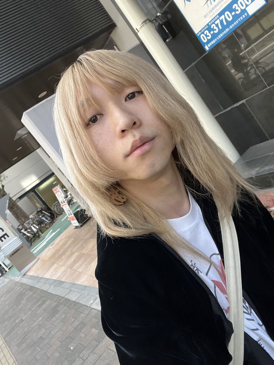 nanako_aga's tweet photo. ポカポカなので30分くらい歩いてたら、お肉のめっっっっちゃくちゃいい匂いがしてきて、え、このお店絶対今度行こう、店の名前覚えておこうと思ってパッとみたら松屋で今この顔。 https://t.co/t1Tki5ll2h