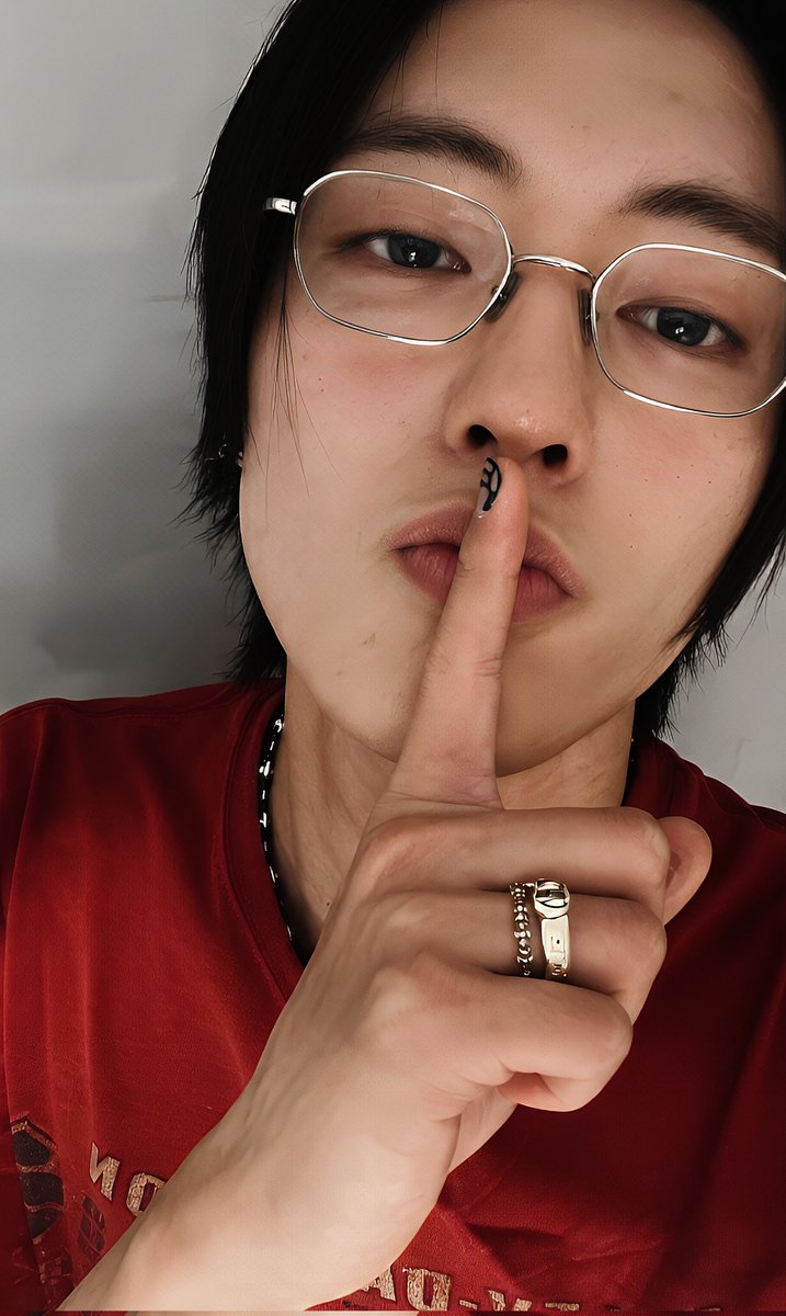 er⭑🦋๋࣭😔 tweet media