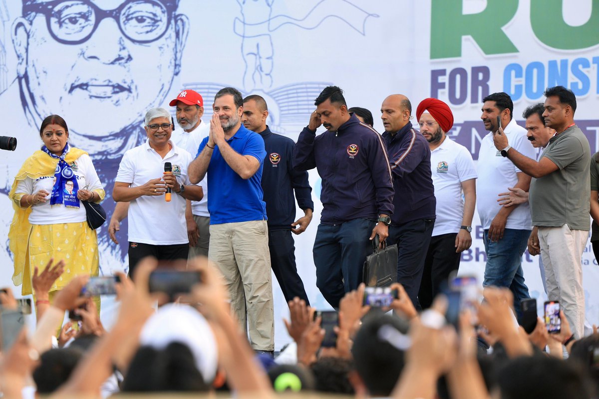 HakimSaifyINC's tweet image. JanNayak &amp;amp; LoP @RahulGandhi ji  flagged off 'Run for #Ambedkar' &amp;amp; 'Run for #Constitution' Marathon 2026 in Delhi🏃‍♂️🇮🇳

#RahulGandhiVoiceOfIndia