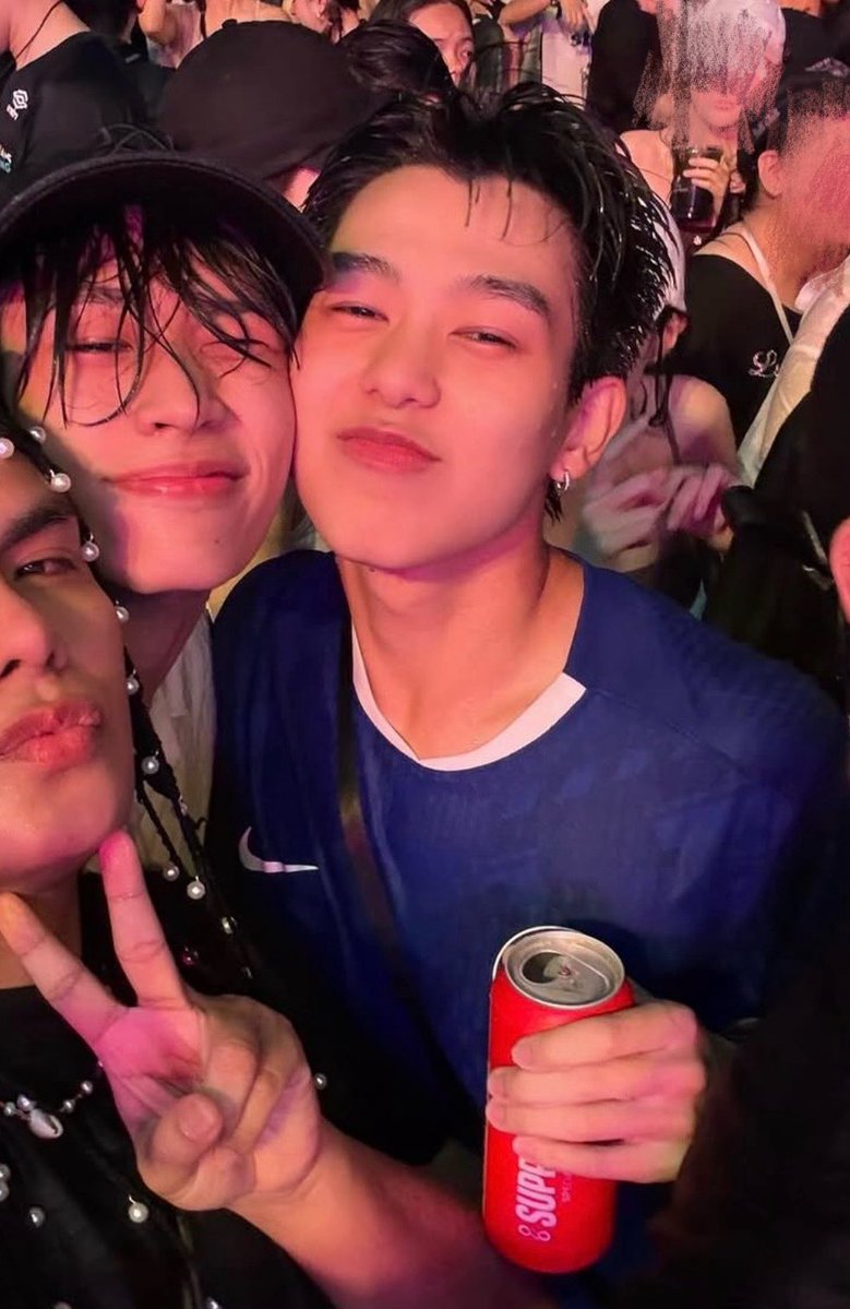 พออัพเลเวลจุ่มแก้มแล้ว ก็จุ่มไม่หยุดเลย(เอาอีก) ให้มันโสดแต่สาววายนี่ล่ะ

#krmjtc #ppophs 
#kritphop #กฤษฎิ์ภพ