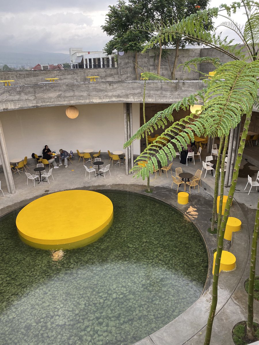 03kumismanis's tweet image. Pernah nongkrong di Ooo Stereo ??
Es Coklat 22ribu 😁😁
.
.
#malang #cafemalang #cafe