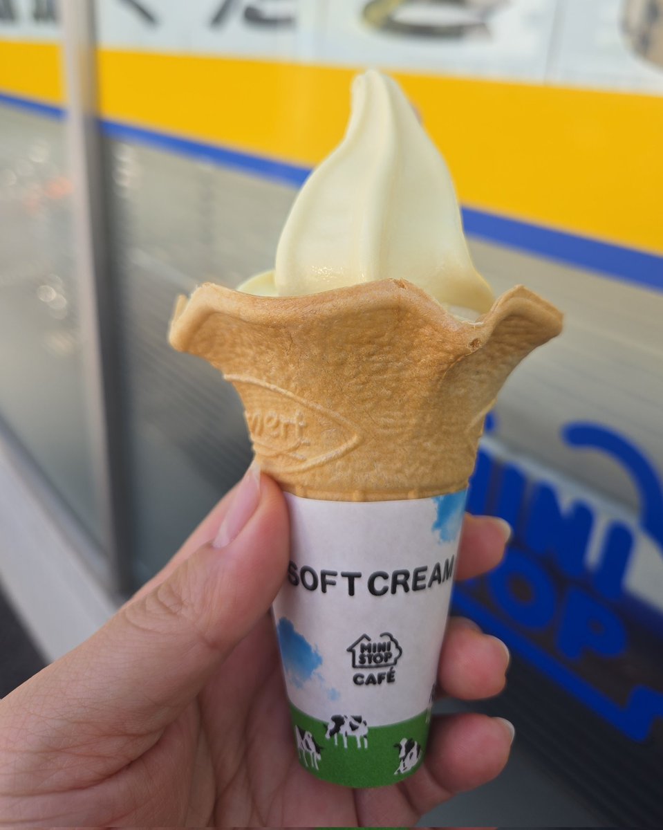 乗っ取られたあしこ tweet media