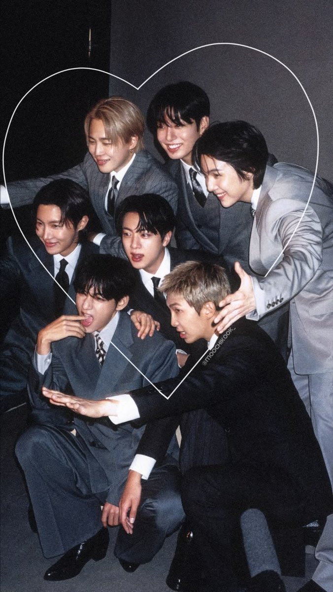 nana⁷🍀 VAI VER O BTS no cinema tweet media