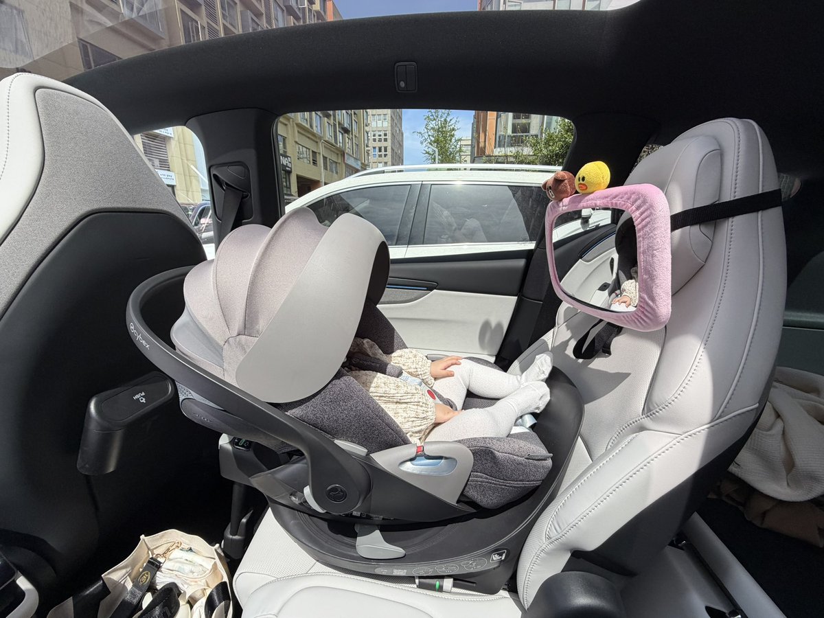 럭스 Lux tweet media