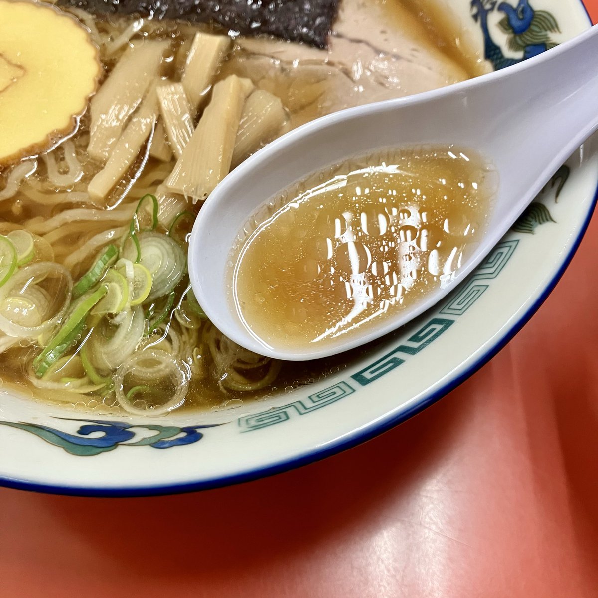 KitaitoDesign's tweet photo. 本日の一杯は
「だるま軒」で
醤油ラーメン 1,000円。
久々何年振りだろう？
変わらぬ優しいお味。
至福の時、ごちそうさまでした♪

#ラーメン
#札幌ラーメン
#札幌市中央区
#二条市場
#だるま軒 https://t.co/vzQFigfcKT