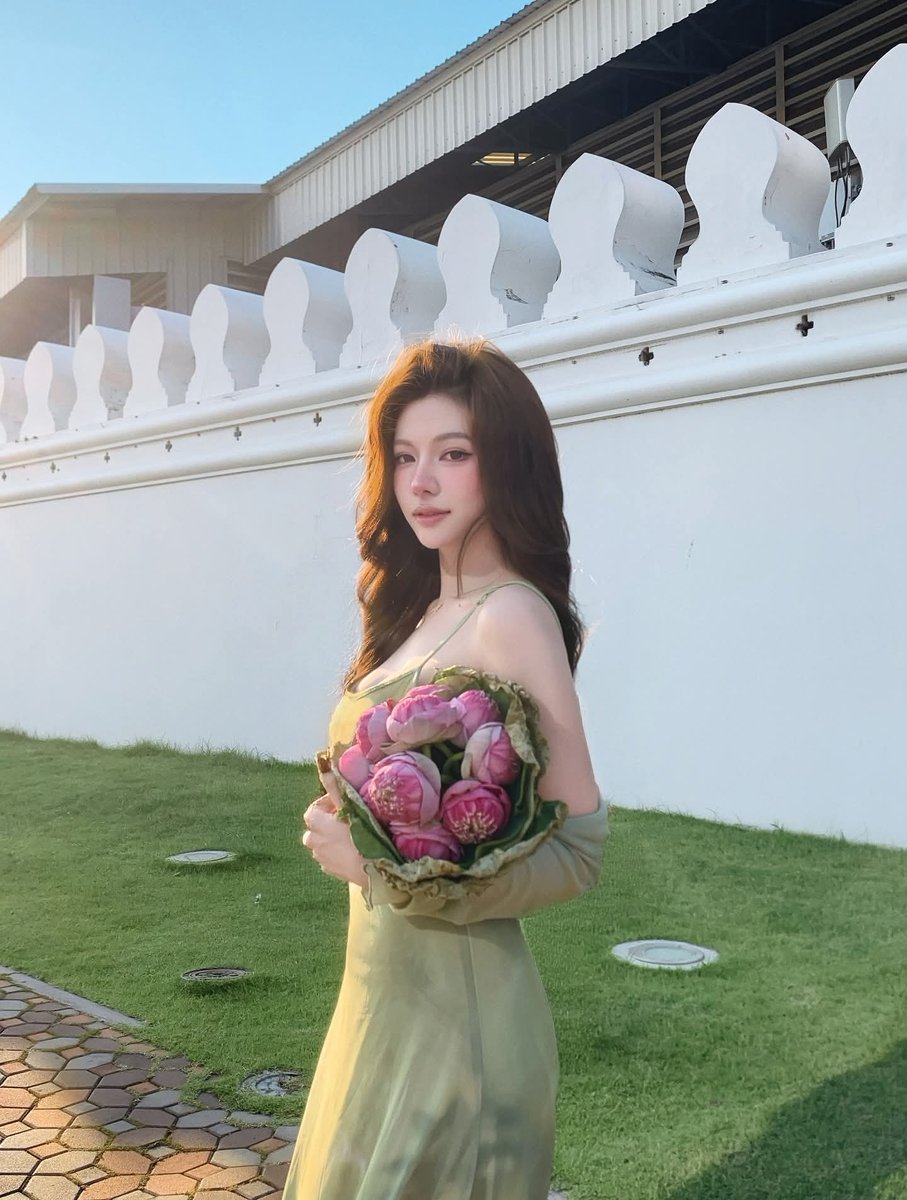 por_pornwan's tweet photo. สวยจนเหม่อเลย เจอเซตนี้เข้าไป นี่ขับรถหลงทางเลยจ้าาา เป็นดอกบัวที่แรงมากกก🪷🥰

#PAILIU
#ไผ่หลิวกมลวลัย https://t.co/rFvlouQh8J