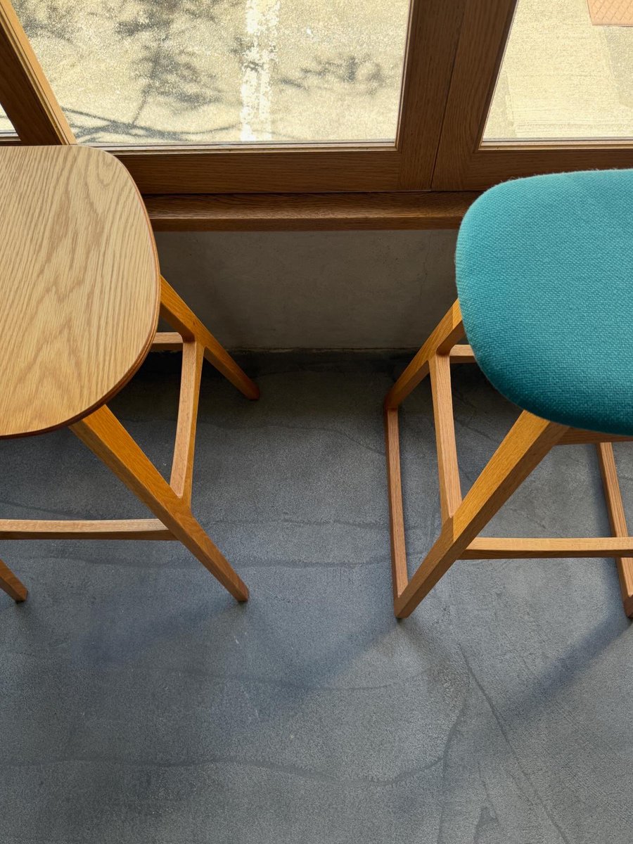 InfoOnehand's tweet photo. We’re Open🌞
4月12日（日）13:00-18:00
本日も営業中です♪よろしくお願いします。

#stools #onehandfurniture https://t.co/c3k2lnJuMz