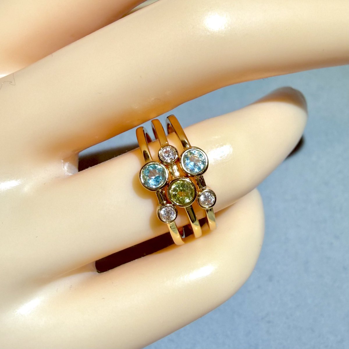 Sango_2015's tweet image. [メルカリ] k14gp ペリドット　モアサナイト　フリーサイズリング　① ¥2,900
招待コード【SFCBXE】でアプリから新規会員登録すると500円分お得に購入できます。

 jp.mercari.com/item/m14692219…

ペリドットのゴールドは二つご用意しております。