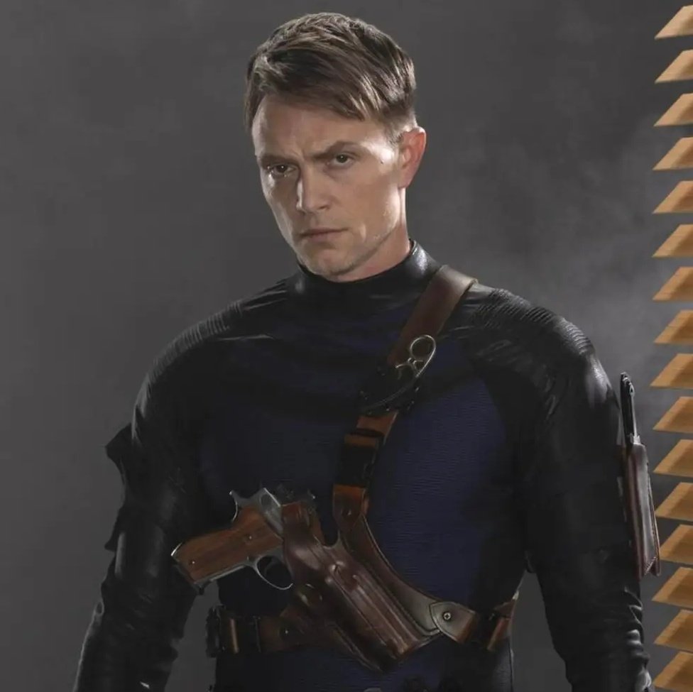 MCUFilmNews's tweet image. Wilson Bethel describes Bullseye as an “Apex Predator”.

“His skill set is so lethal, and he knows it, that he can sort of walk through the world like he's the lion and it's his savannah.

It just gives him this really fun, menacing aura that, hopefully, plays really well on