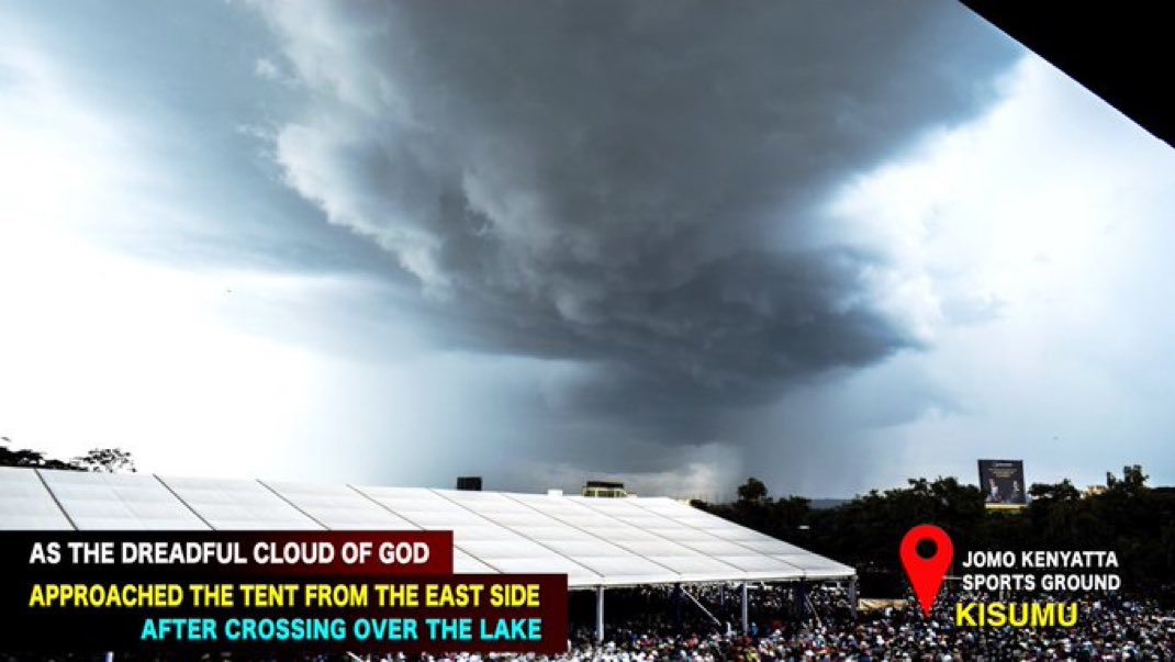 laureen7819ch's tweet photo. This generation we have witnessed the most #MajesticVisitation of God the Father HIMSELF.
Coming down in a thick dark cloud.
This is a wonder https://t.co/535C9uJmxi