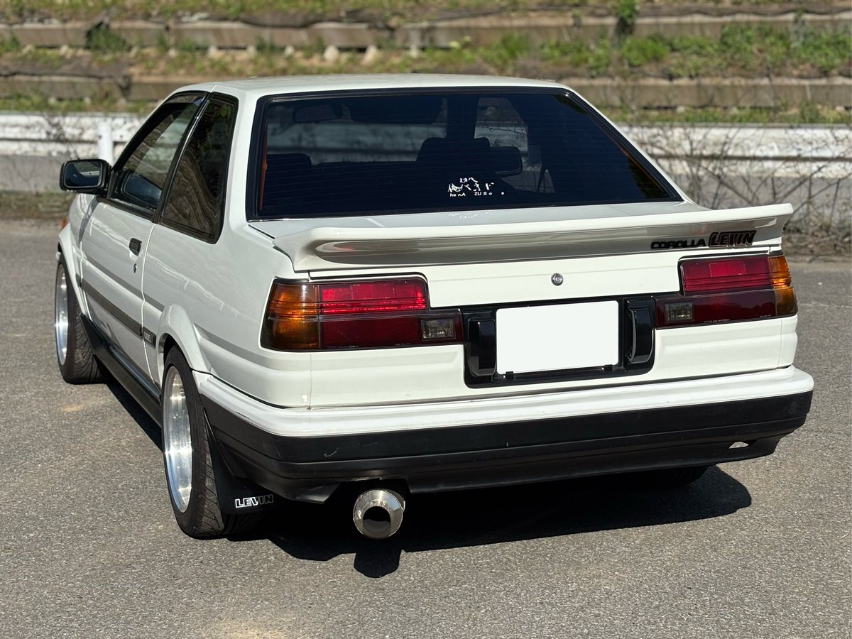 EAE40's tweet photo. #あなたが愛車を選んだ理由を三つ教えて
•キャブの16vであること
•状態いいこと
•内装があること

トレノ最初探してたけどこのレビンが状態良さそうだしキャブだしってこ���で
あと2ドアレビンが一番硬派で男くさいから
リアドラムってのも渋ポイント
エアコン無いのはいい加減なんとかしたい https://t.co/xLPHp1GKEa