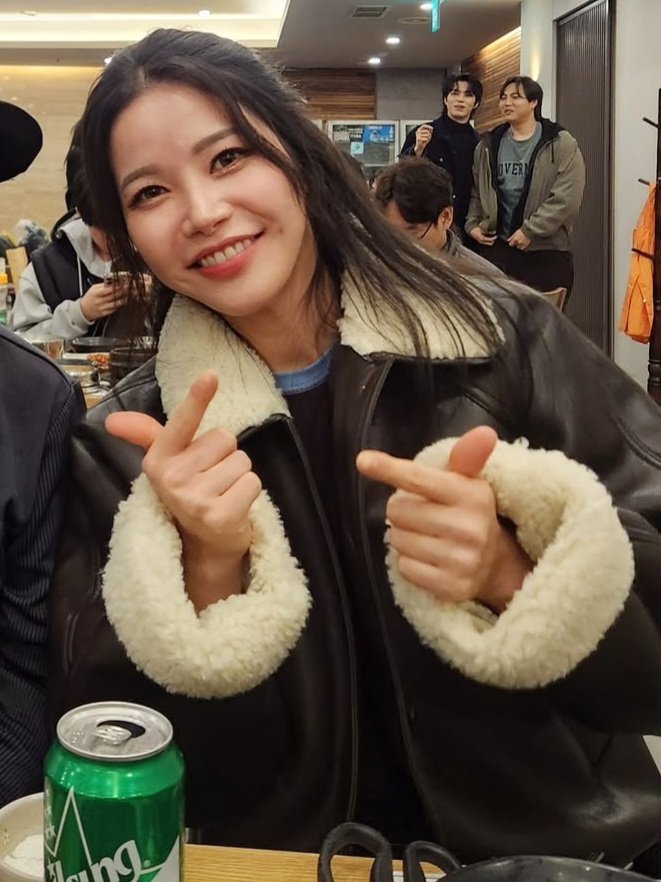 2yongsun's tweet photo. 이 아이의 하트는 어디까지 벌어질까 https://t.co/jsTzEhtnbP