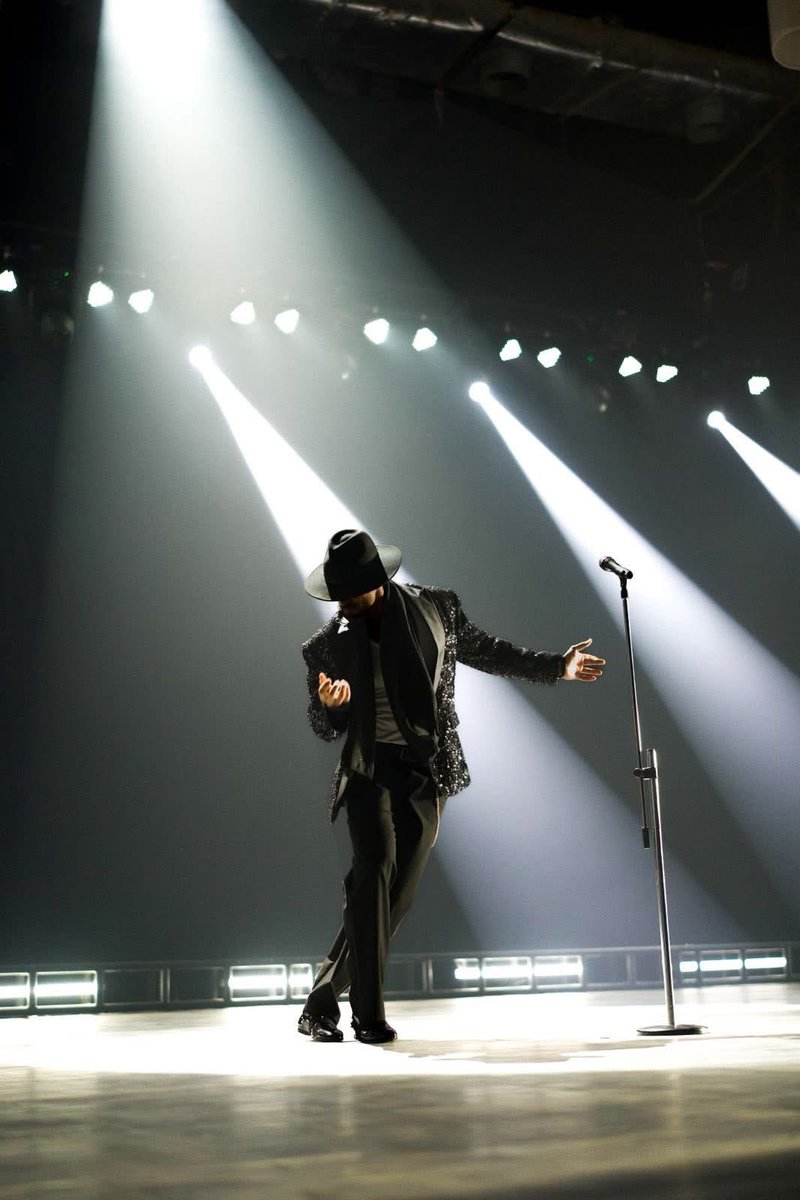 officialtiger__'s tweet image. 🕺 
@iTIGERSHROFF 
Stay tuned @officialtiger__ 
#Tigershroff #Dance #MichaelJackson