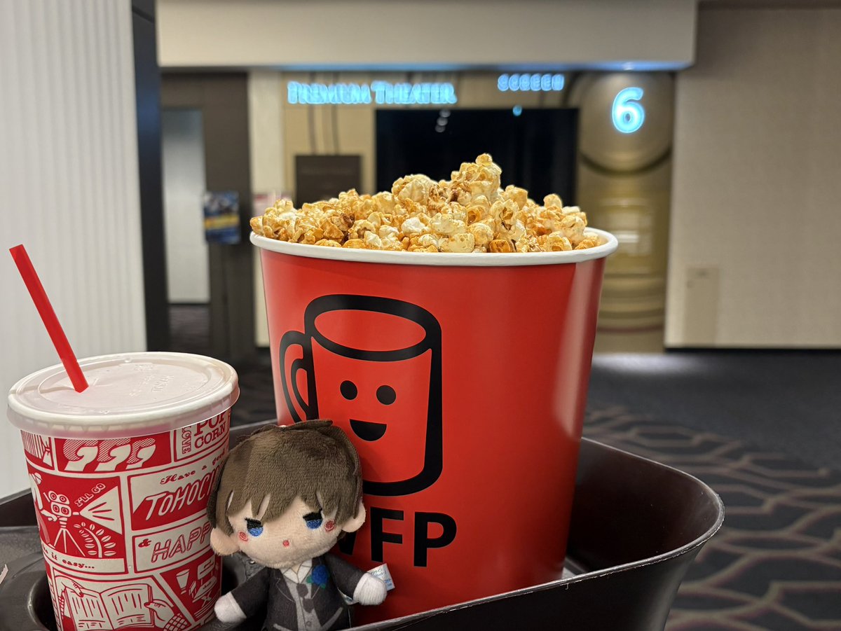 今年も初日に友人とコナンを観ました！！！！！
ここ最近の映画の中ではストーリーが理解しやすい構成でミステリーよりもアクションとラブコメがメインの回だった！
出てくる女性陣がみんなカッコよくて最高でとても好き…💋