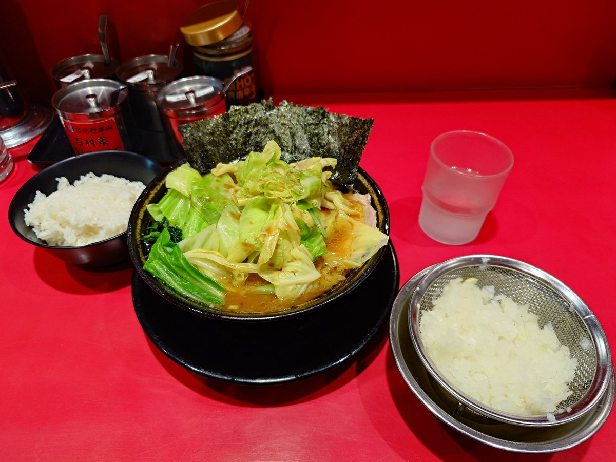 TOMOさん tweet media