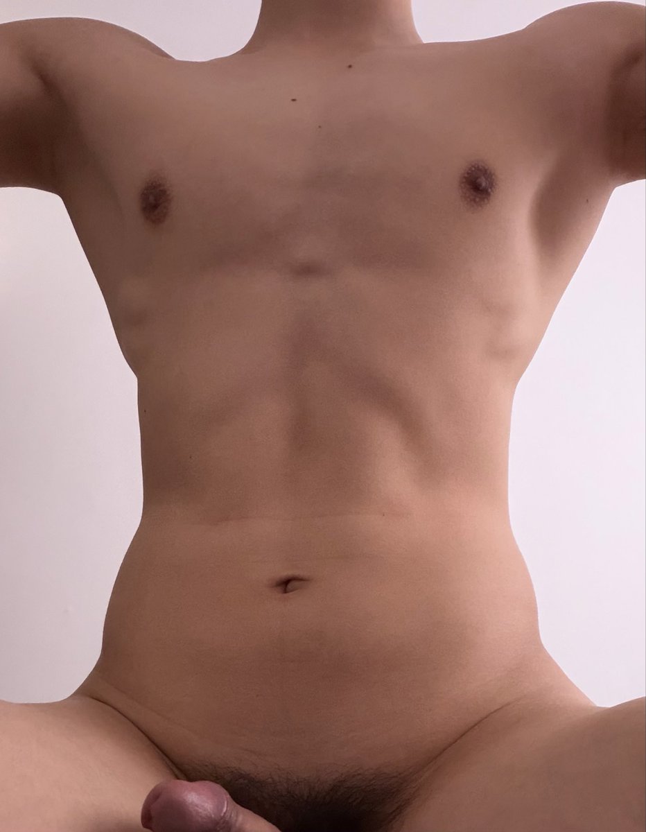 睡醒就变壮 tweet media