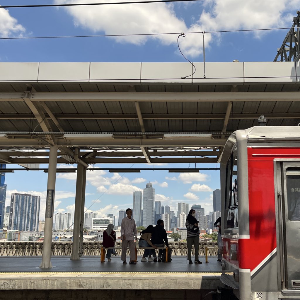 dari halte ke halte tweet media