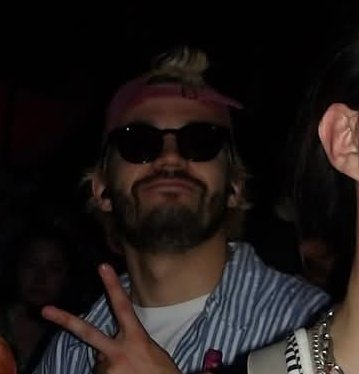 📷|| La pose que hago en todas las fotos.