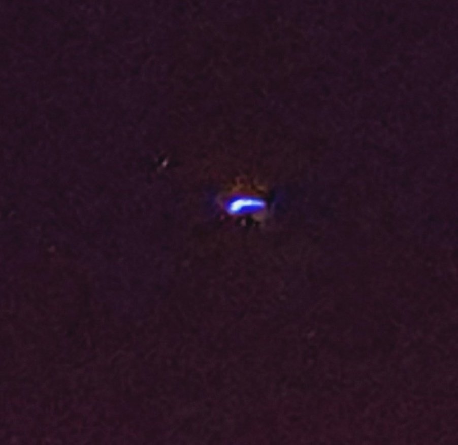 kabarufo's tweet photo. UFO di Jimbaran, Bali.

7 Agustus 2021
Pukul 03:53 pagi

Difoto oleh Arvan via Samsung Galaxy A72 https://t.co/bqJy4IYQ7S