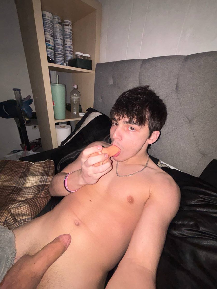 TylerZane97's tweet photo. @dlsubjgl Trust, we know how badly you want it slut https://t.co/Rcv3FsNbjd