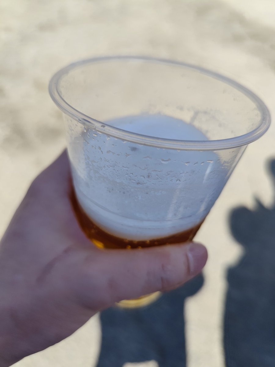 桜を理由に飲みに来た。
人めっちゃ多い！