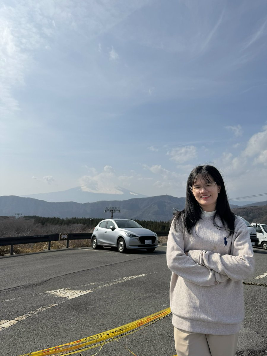 BÙI THÚY HẰNG | Katie tweet media