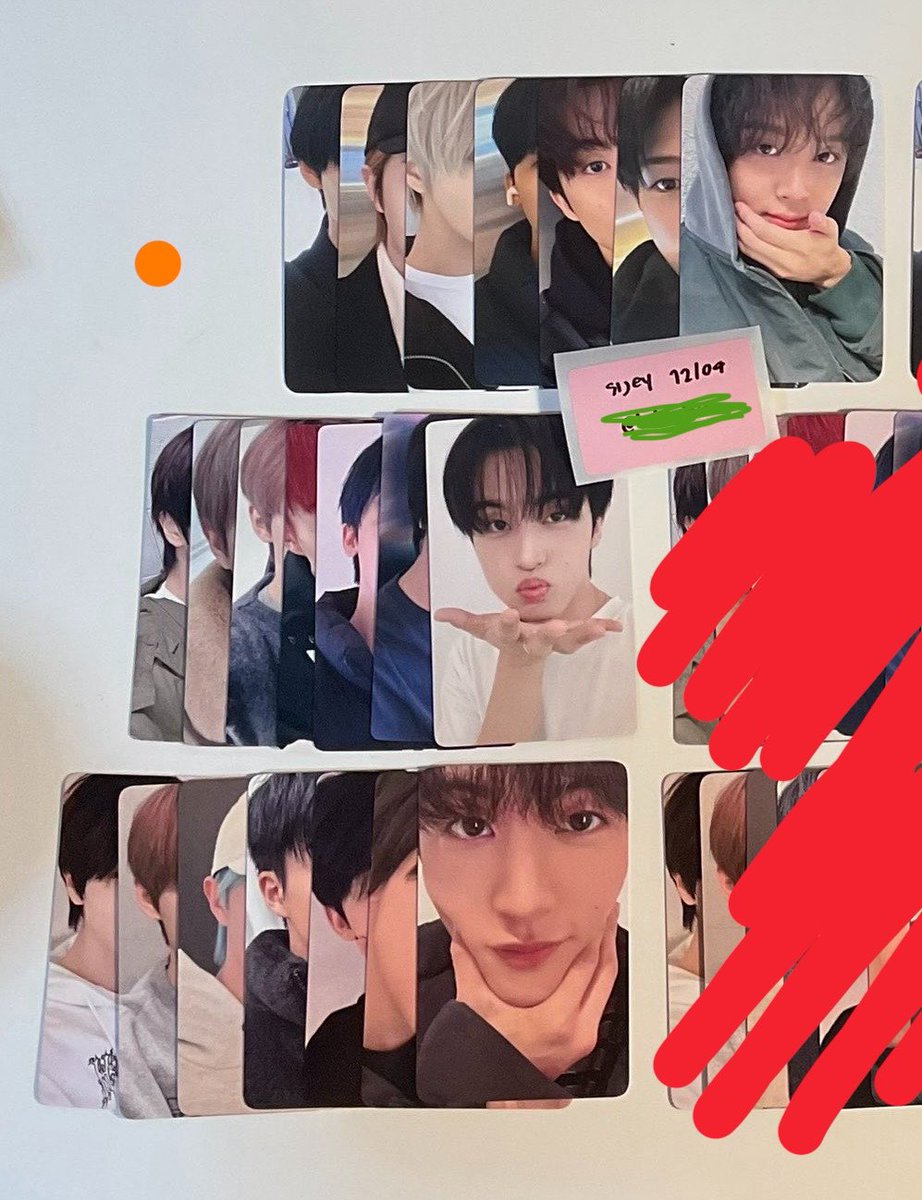 wts nct dream ph

— P2200 each set 
— 1 yellow set + 1 set from the orange set (GETS BA basta kayo na pumili) 
— 1k payo, rembal once onhand
— 1st pic onhand, 2nd pic still in kr, 3rd pic still in th
— can tingi but will only ship to one address

mop: maribank
mod: sdd, jnt