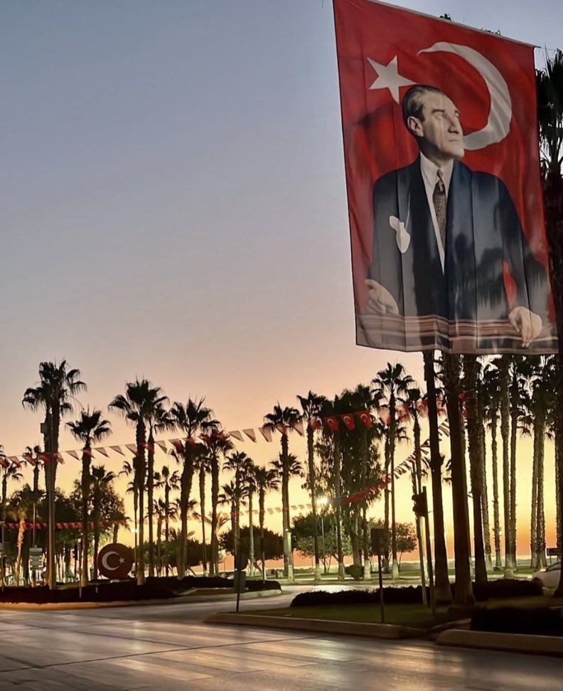 AliSere20's tweet image. Onlar ülke, SEN VATANSIN 🇹🇷
#Atatürk ♥️