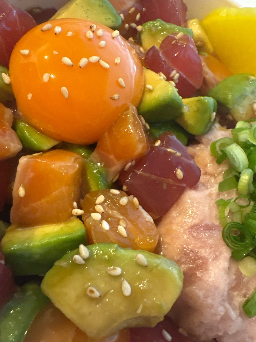 えま🐰 tweet media