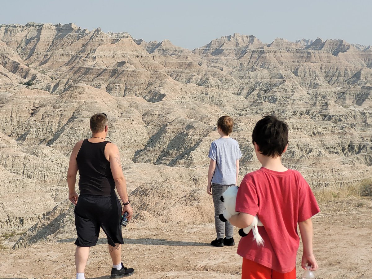 MN_DayDream's tweet photo. @PetitPlanetGame Our trip to Wall, South Dakota to see the Badlands https://t.co/jAuaJo8lwt