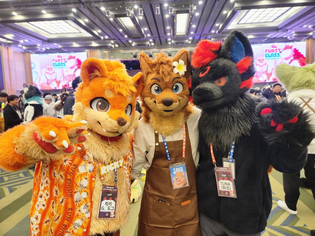l3LUE_TUNA's tweet photo. 😎🐾

🧡 @RickyGDog 
🤎 @arashi_takemoto 

#FURSTCLASS

📷 @ bangrat52 https://t.co/4Lx1IFWNb7