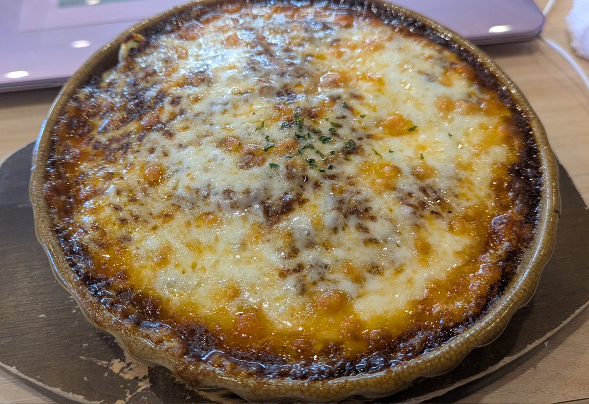 nicespinkick's tweet photo. ミヤマ珈琲のミートソースグラタンうまかった😋😋
あつあつの中はスパゲティ🍝で味濃い☺️パンにのせてもいけそう😋
#ミヤマ珈琲
#ミートソースグラタン https://t.co/25xILHYaki