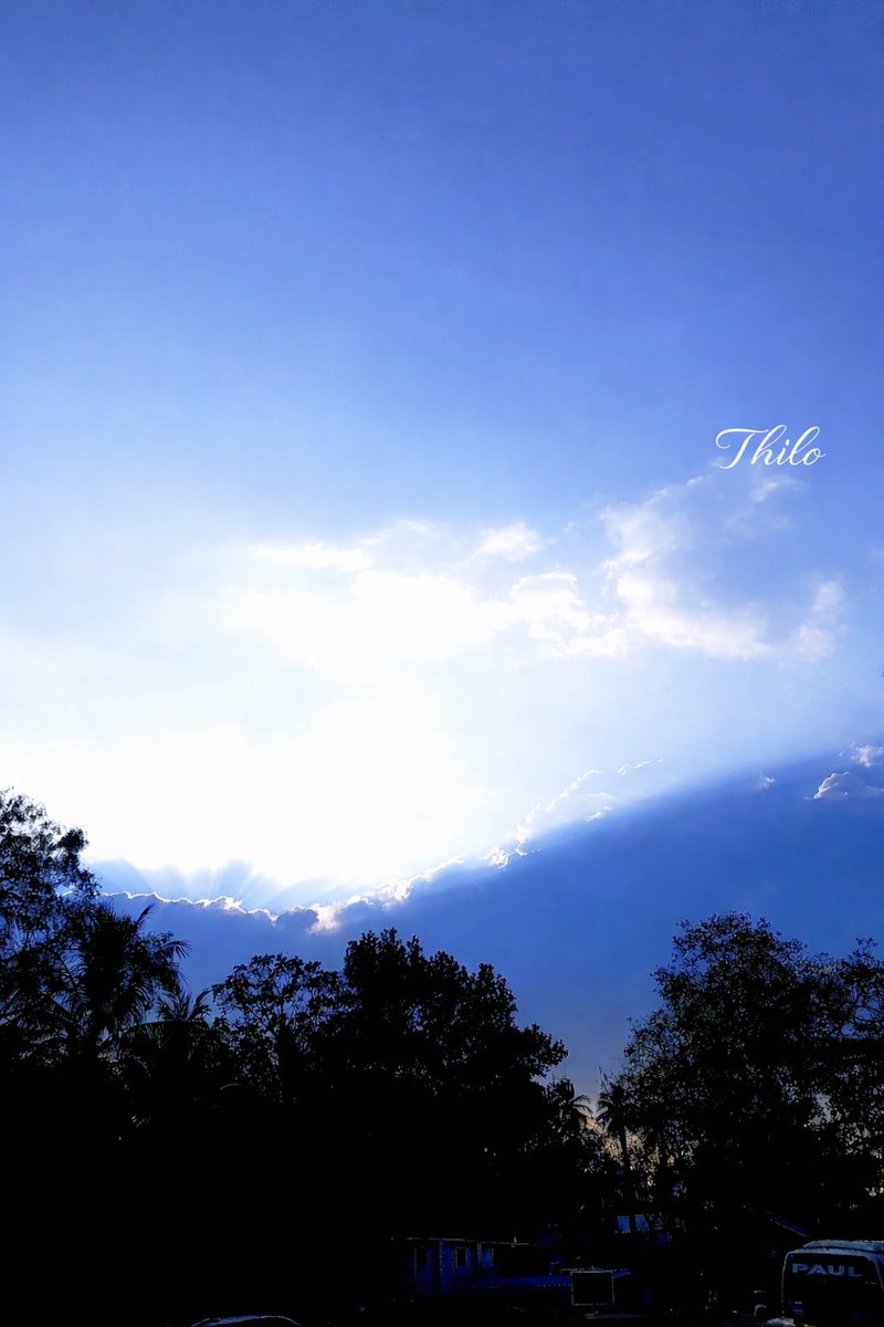 itz_thilo's tweet image. Let's see your beautiful skies..✨

என் வானிலே ..🩵