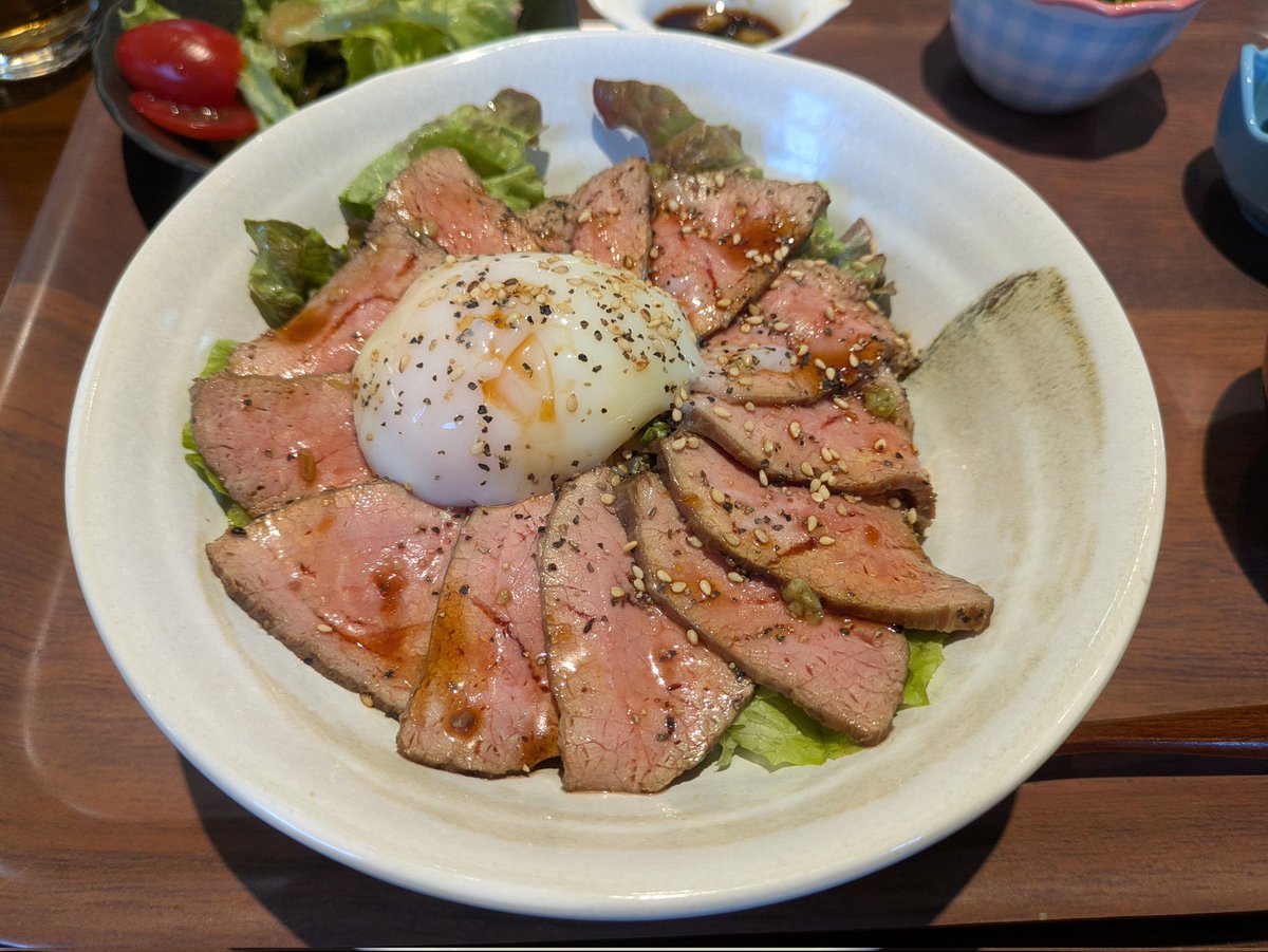 ランチはローストビーフ丼😋