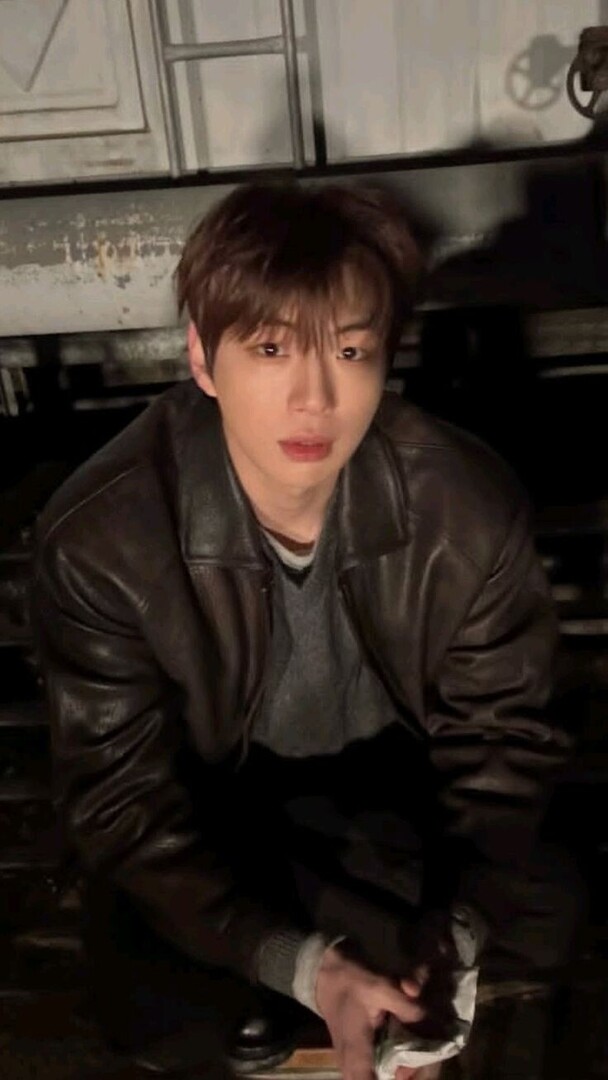 selfolssi ♤ tweet media