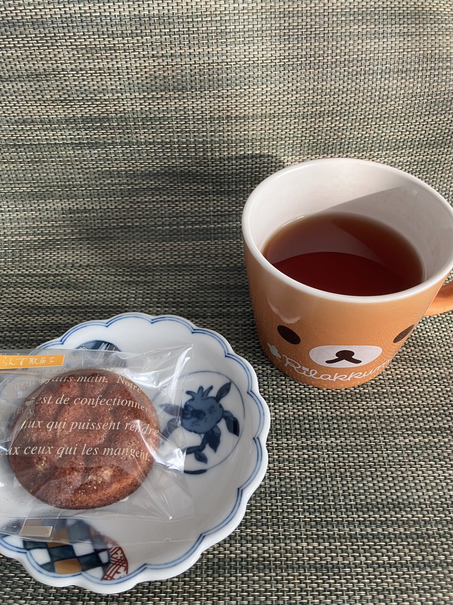 お茶会開催ありがとうございます！
横手、木村屋さんのヴィジタンディーヌと。さっくり美味美味

#あわいの民エアお茶会