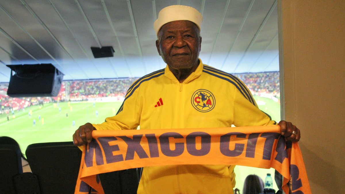 Arlindo Dos Santos⚽️

En 1966 anotó el primer gol en la historia de nuestro Estadio Ciudad de México.🏟️

Hoy lo visita de nuevo, esta vez como un aficionado mas.🔥

#Somos26 #SomosMexicoCity