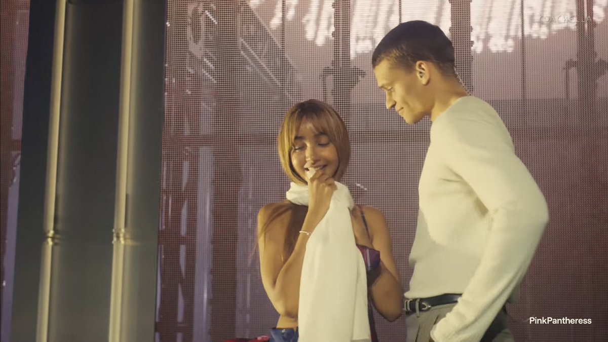 Tyriq Withers makes a surprise appearance during PinkPantheress’ #Coachella set.